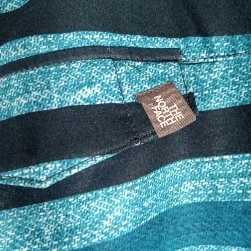The North Face men's blue Striped drawstrings Boardshorts size 36